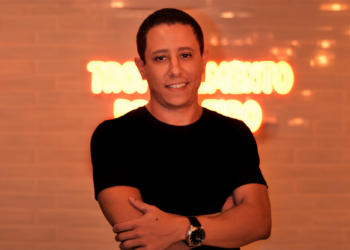O problema não é a IA. É o que seu funcionário coloca dentro dela - Rafael Pacheco é CTO e sócio-fundador do Ouvidor Digital 2 Rafael Pacheco é CTO e sócio-fundador do Ouvidor Digital