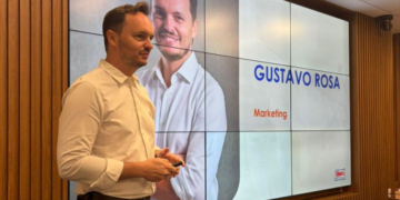 No varejo hipercompetitivo, memória e confiança são diferenciais - Gustavo Rosa é Diretor de marketing de snacks salgados, doces e tortilhas do Grupo Bimbo 11 Gustavo Rosa é Diretor de marketing de snacks salgados, doces e tortilhas do Grupo Bimbo