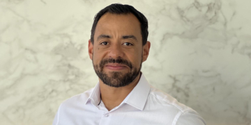 Cleber Brito é Diretor de TI na Foundever