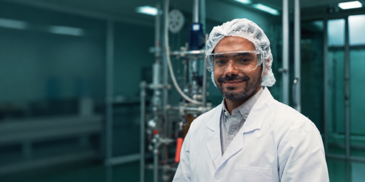 Cooperativismo mineiro cresce 97% em quatro anos e movimenta R$ 184 bilhões 1 Cientista em Laboratorio Moderno