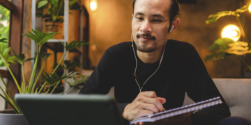 Sicoob estreia programação semanal sobre finanças e empreendedorismo no YouTube