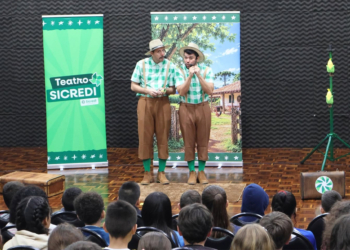 Teatro Sicredi leva educação financeira para crianças com apresentações gratuitas 2 Teatro Sicredi leva educação financeira para crianças com apresentações gratuitas